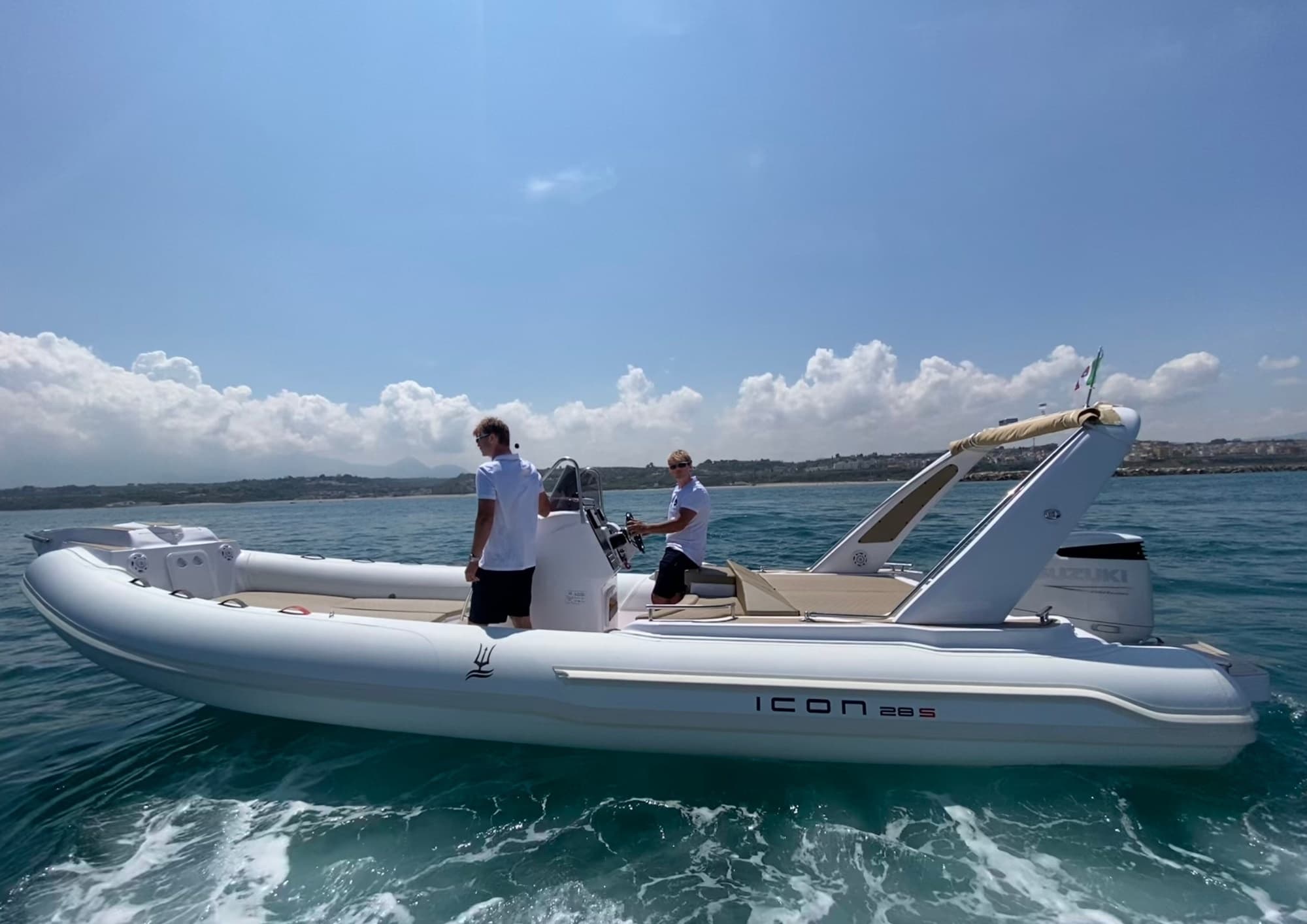 Noleggio Gommone Icon 28 Sport con skipper da Castellammare del Golfo (MY2)