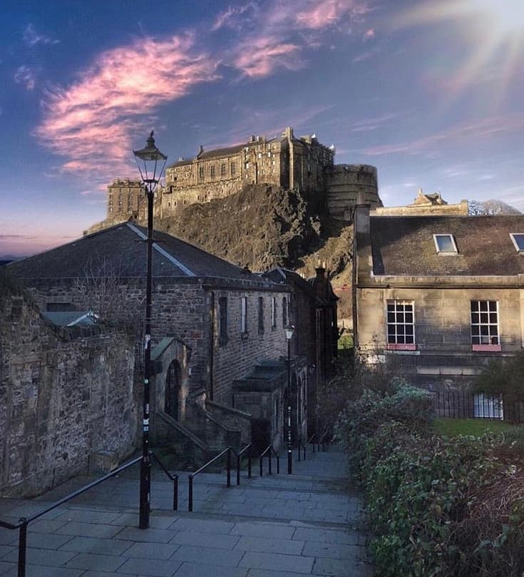 Edinburgh City Centre half-day guided driving tour
