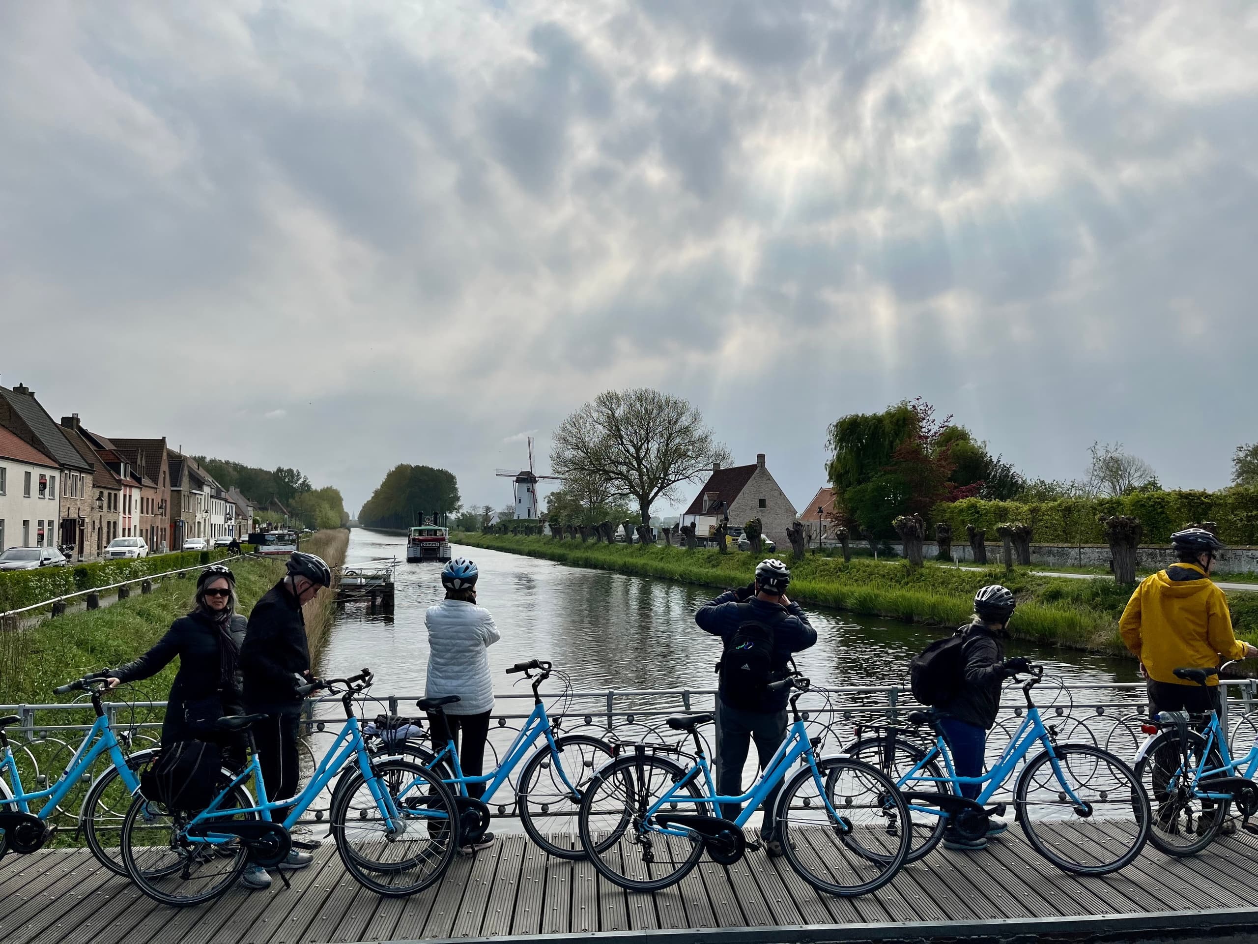 Border by Bike • Shared tour