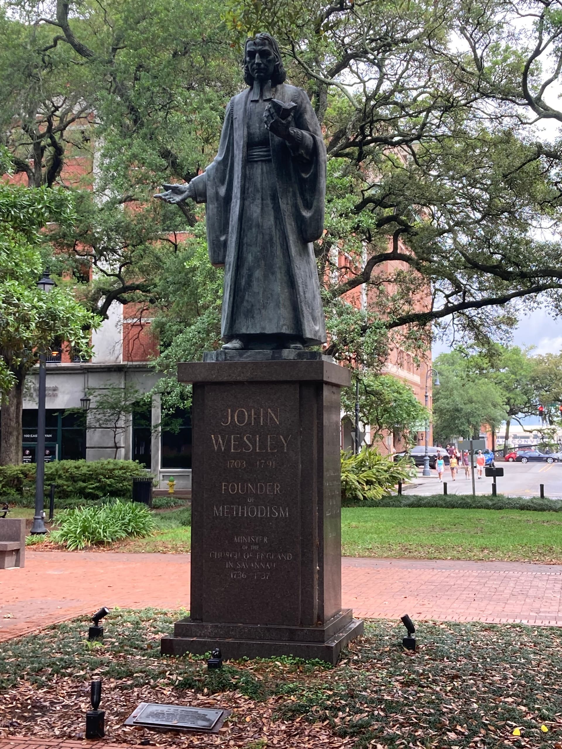 The History Buff: Savannah Historic District Walking Tour