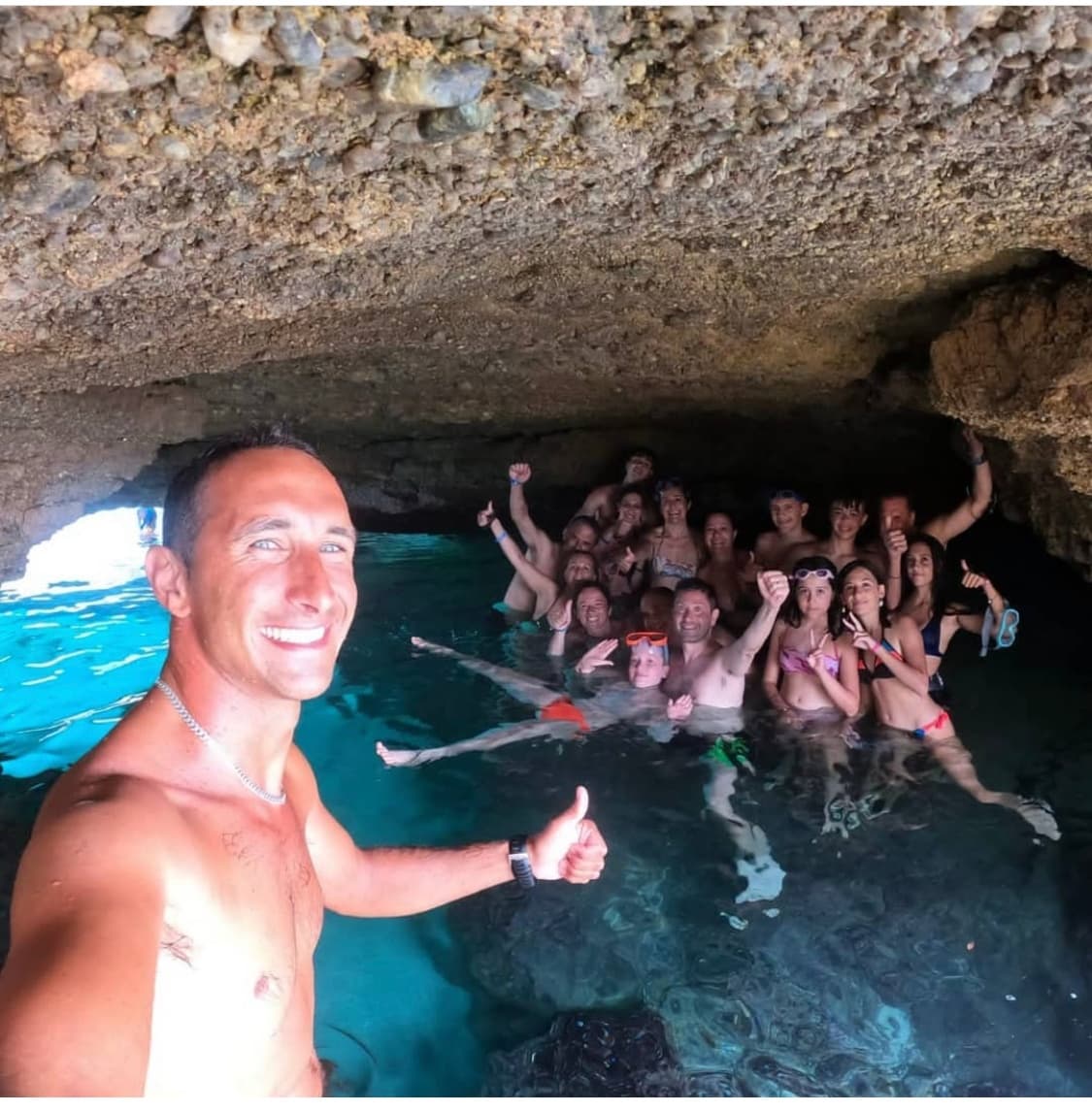 Avventura e natura ! Emozionante tour di gruppo per te, la tua famiglia o il tuo gruppo di amici. Mezza giornata con drink incluso