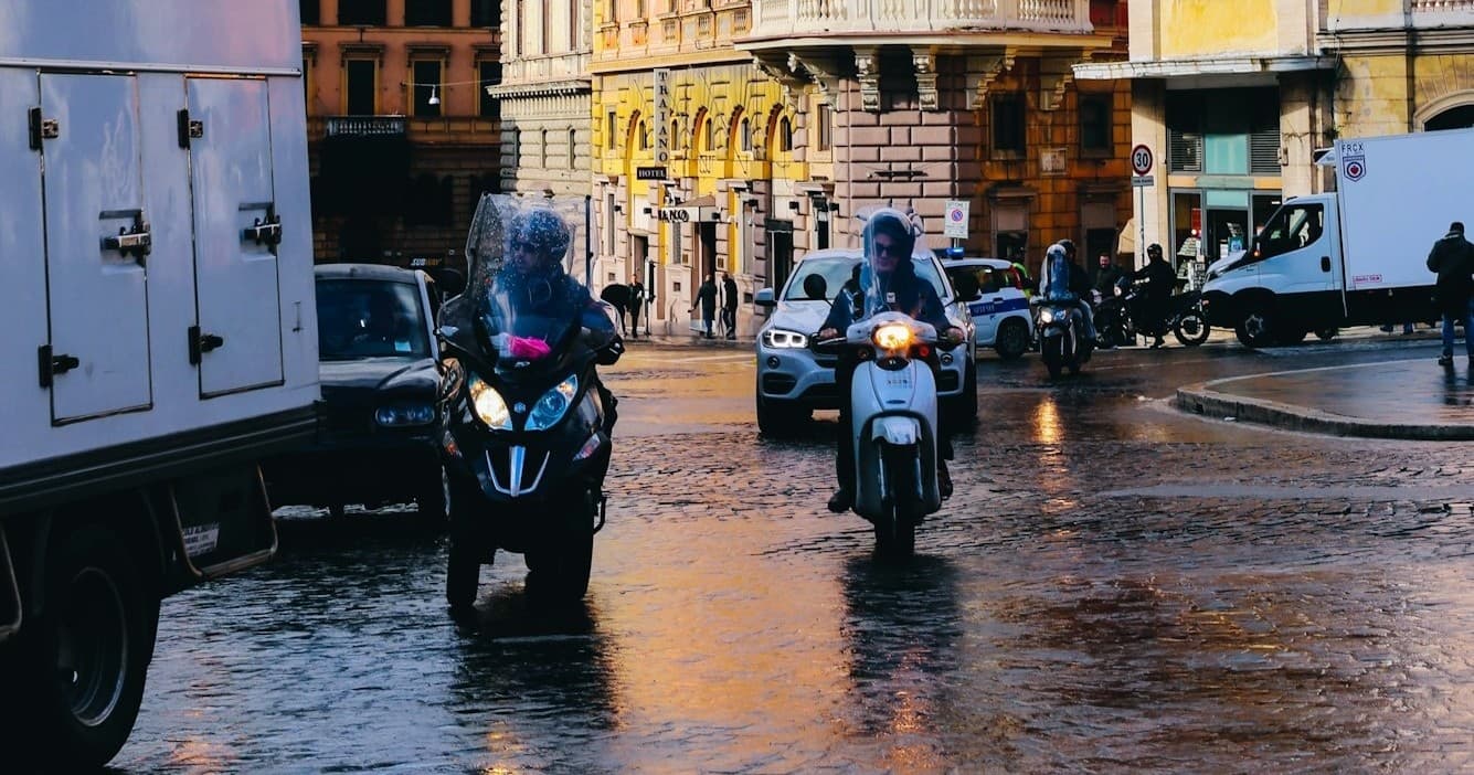Rome in GoldenHour Private Vespa Sidecar Sunset Tour & Spritz