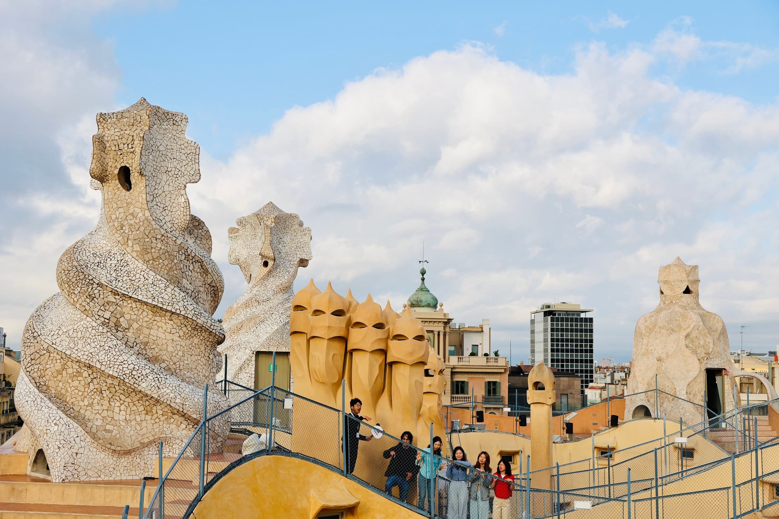 Barcelona Day Tour: Gaudí Houses & Sagrada Família