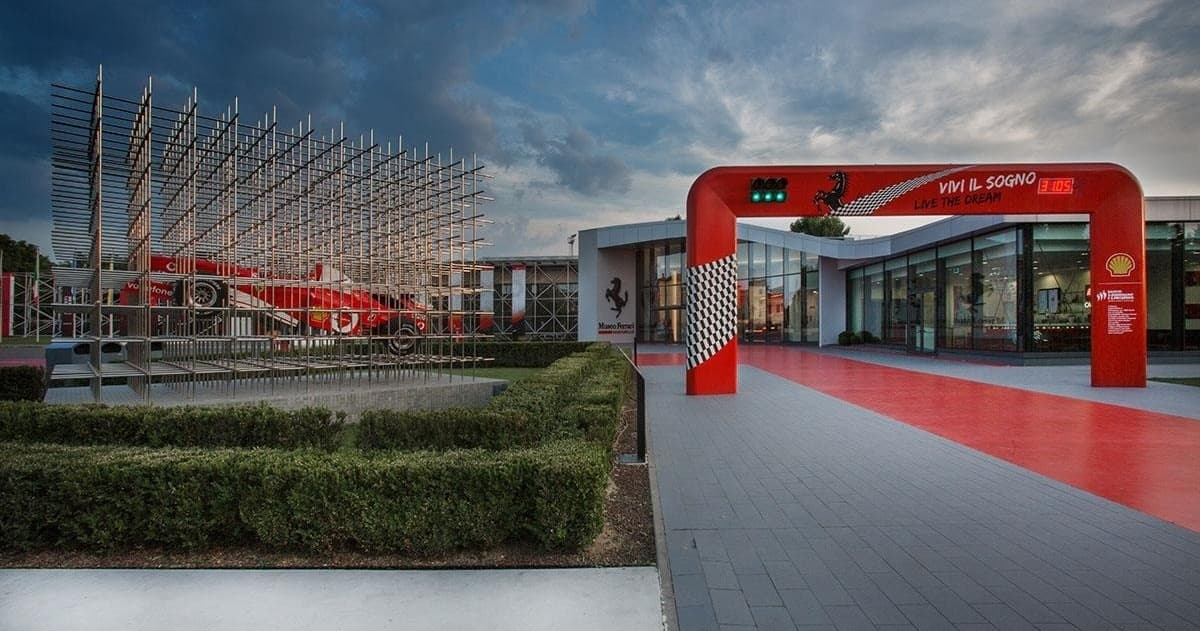Bike Tour al Museo Ferrari e visita in Acetaia a Castelvetro di Modena