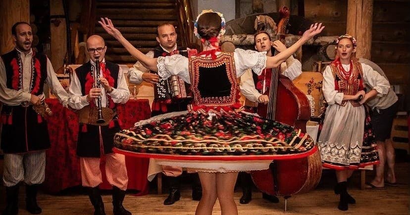 Polish evening with folk dance show and food tasting
