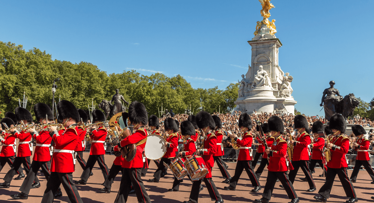 Changing of the Guard & Royal London Walking Tour