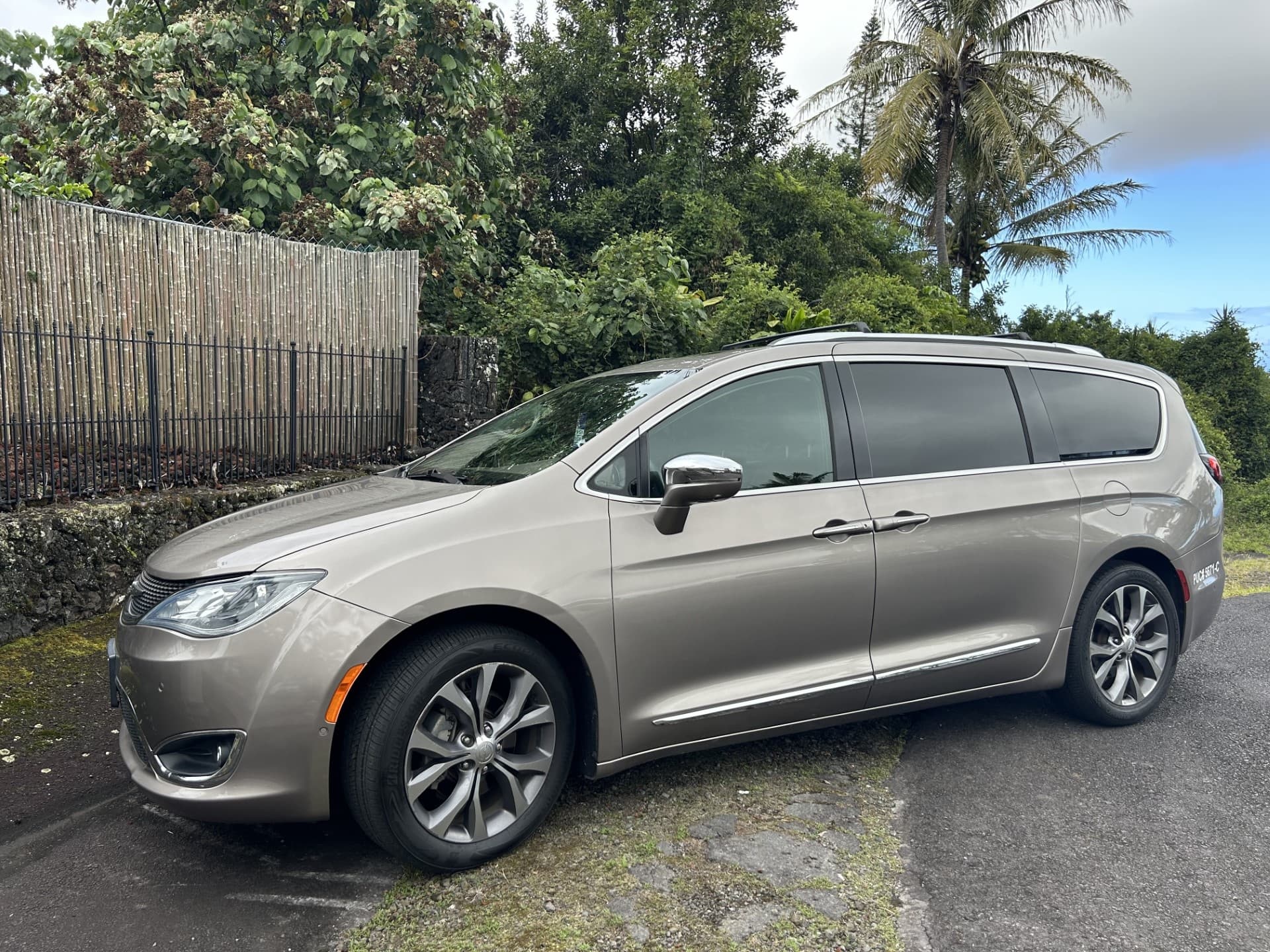 Airport Transfer -THE ROLEX to Kailua-Kona