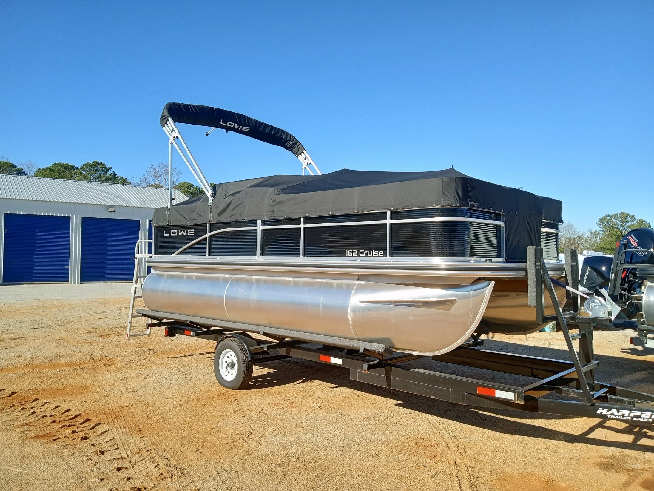 LOWE FISHING SERIES  *NO TOW*