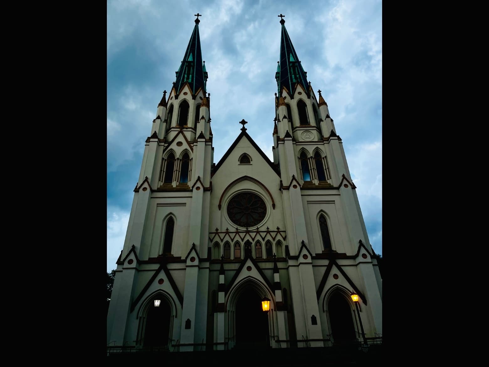 The Grand Tour: Historic District and Bonaventure Van Tour