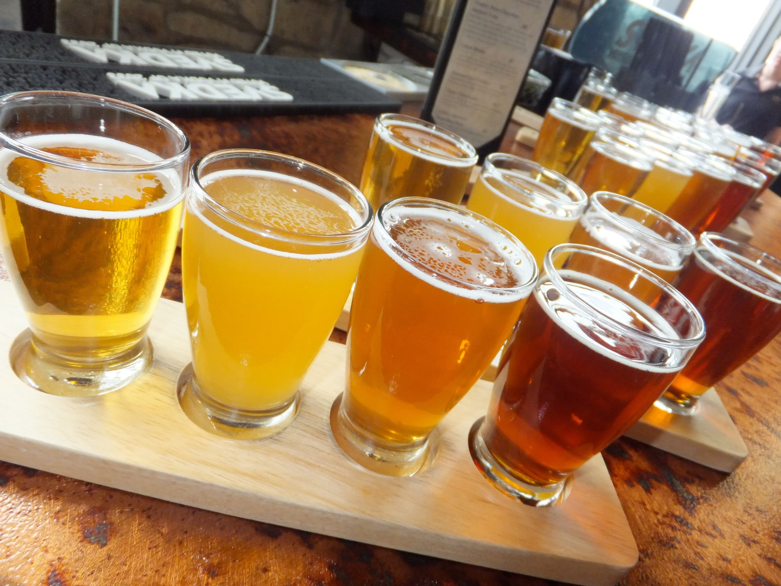 2.5-Hour Downtown Brewery & Bites Tour