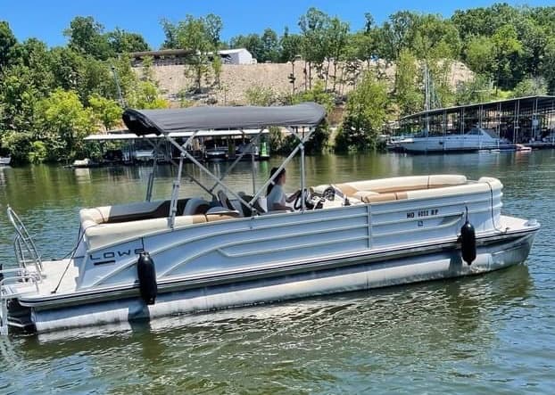 Multi Day Tritoon Rental: North Shore
