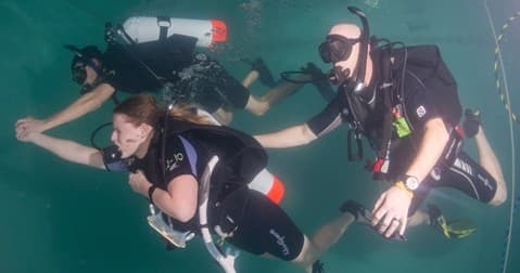Try SCUBA Class (Lagoon or 2-Tank)