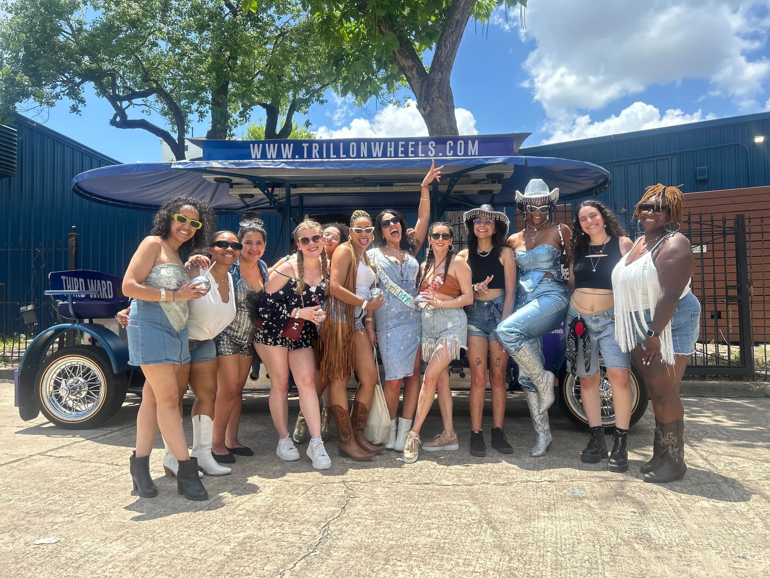 Brunch & Beats: EADO Hip-Hop Party Bike Brunch Tour