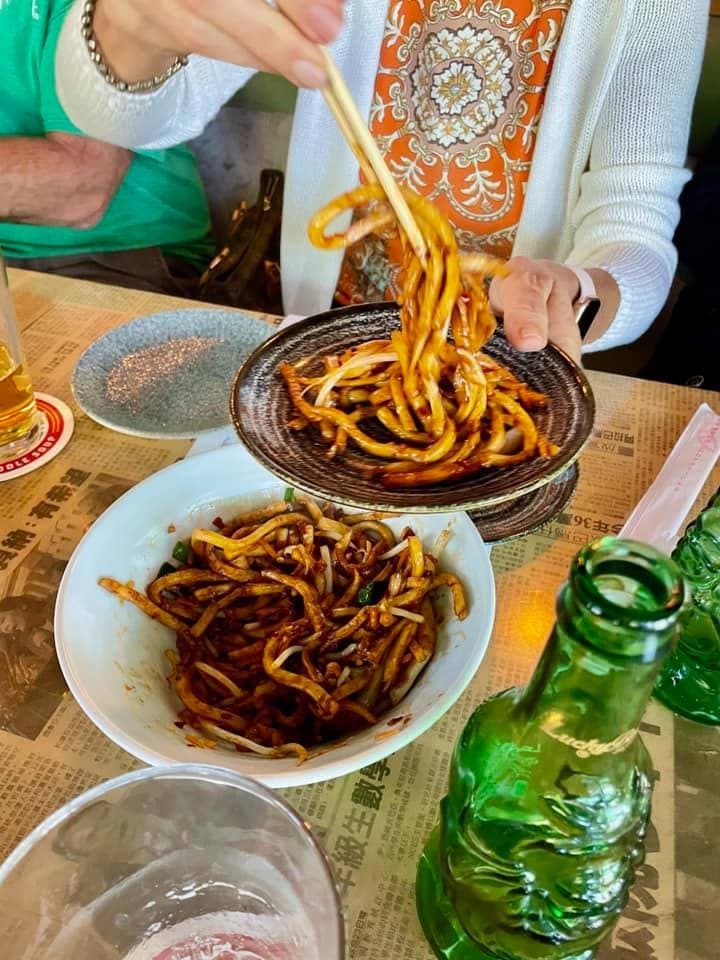 Riverside Food Tour (Strolling)