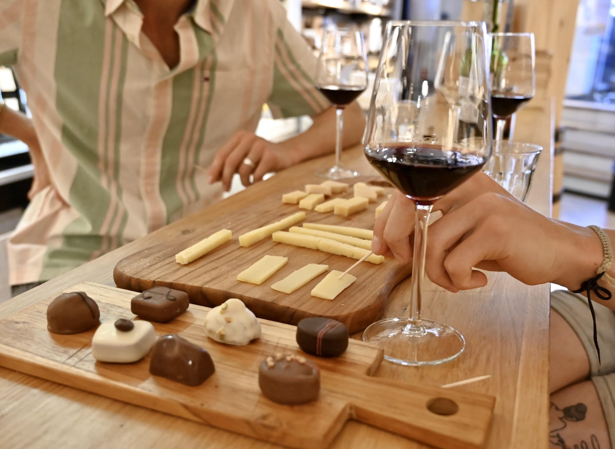 Private 10 Taste Amsterdam Food Tour with local guide