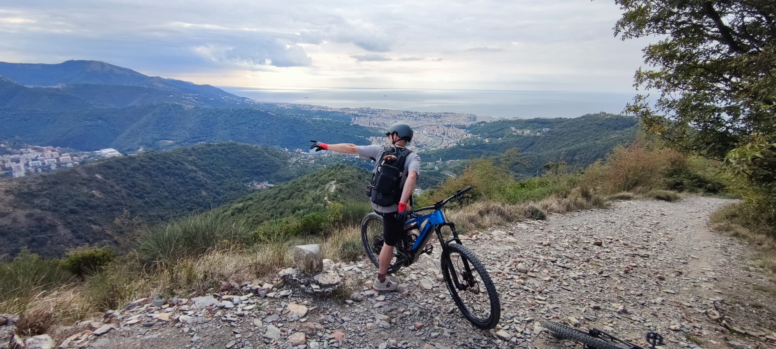 FORTI DI GENOVA IN E-MTB