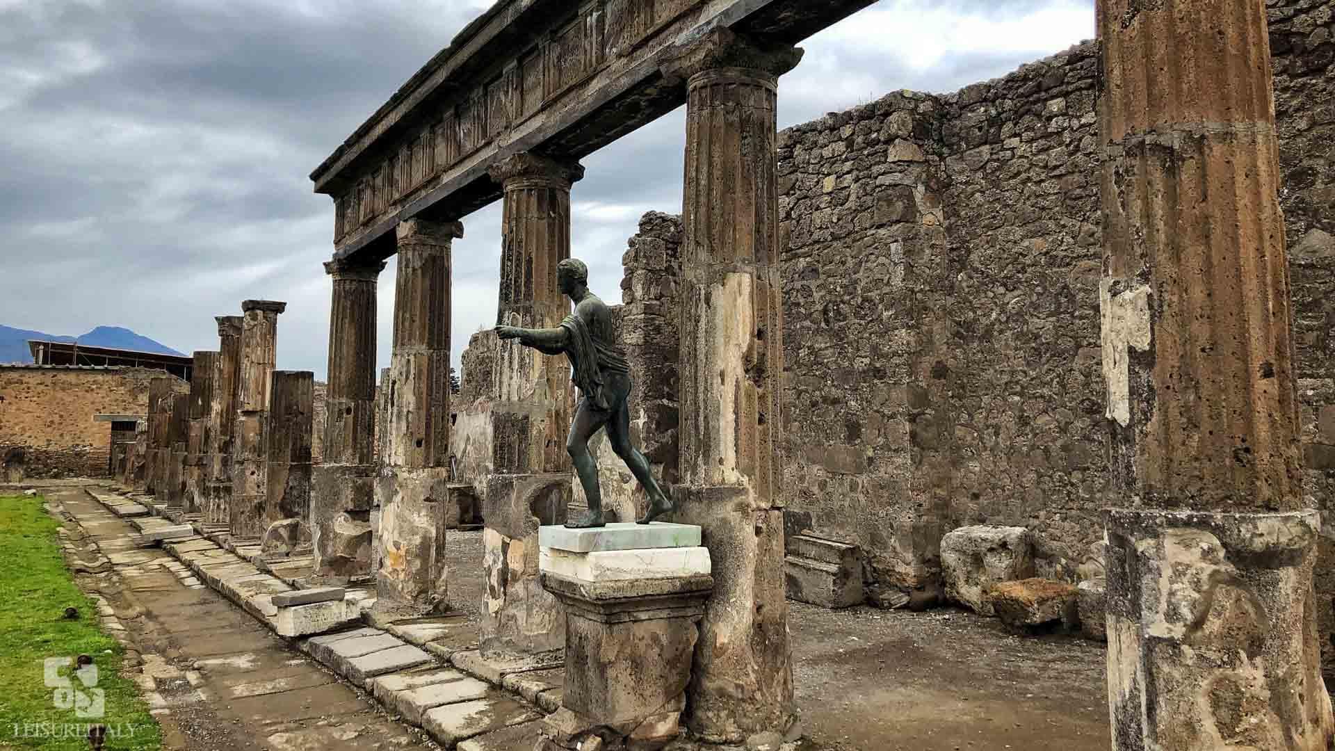 Pompeii Sharing Tour up to 08 passengers on board