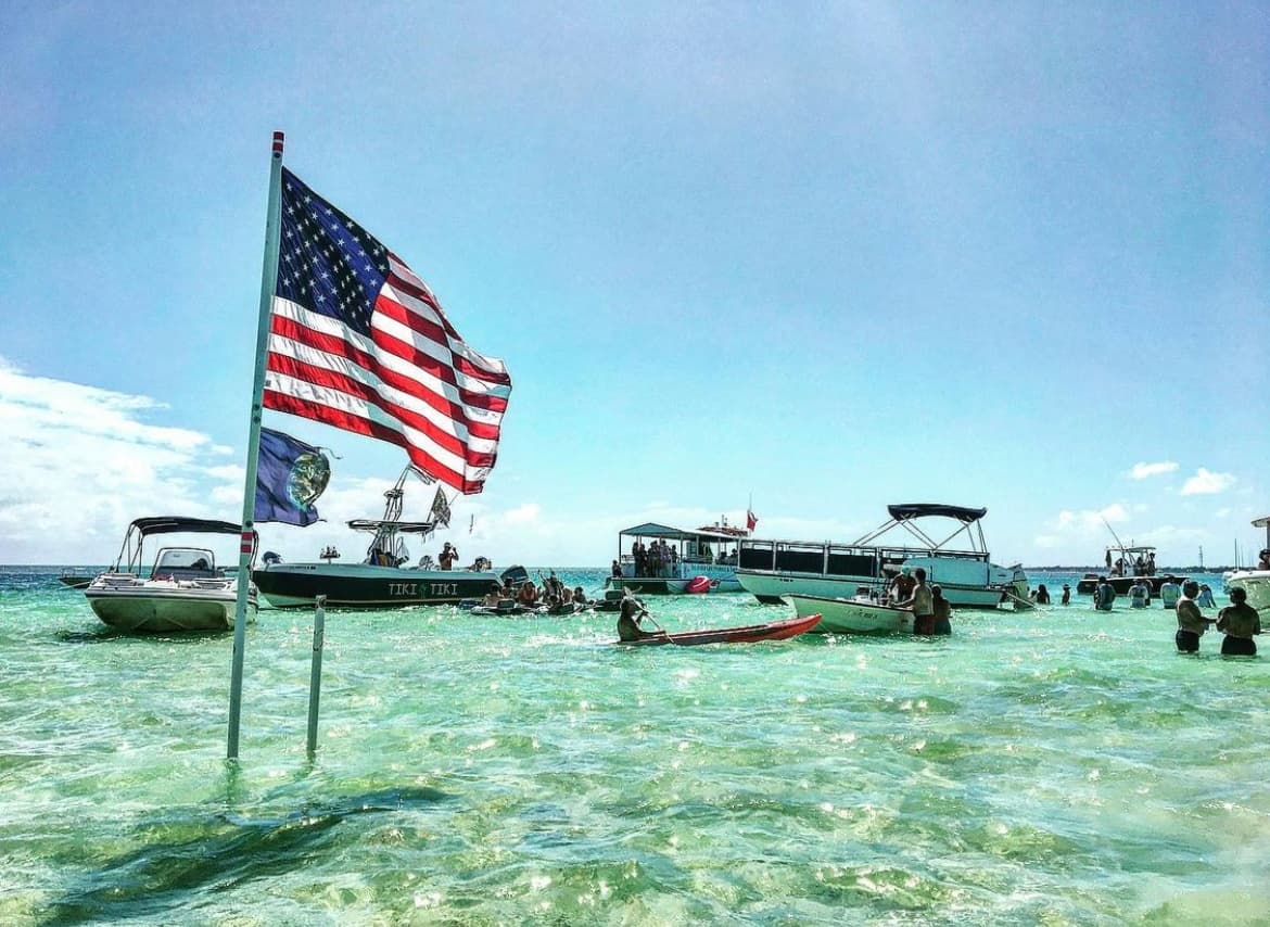 LARGE PARTY SANDBAR / MULTI-ACTIVITY