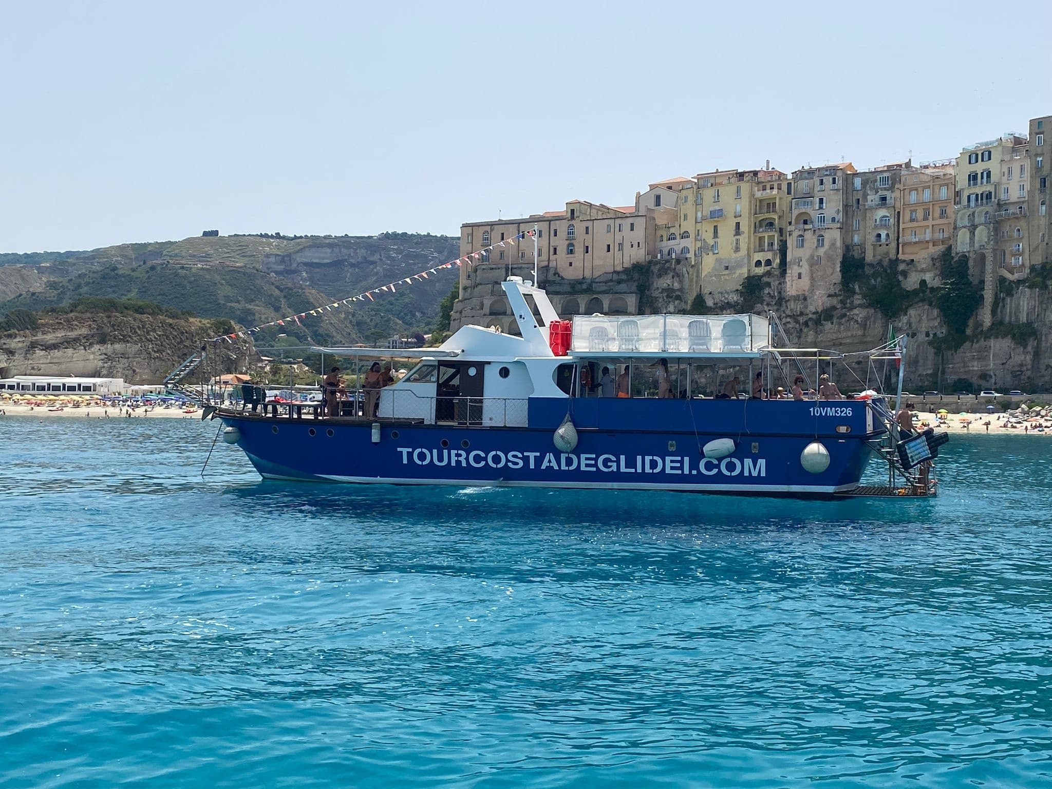 Tropea - Capo Vaticano: tour di 3 ore in barca con aperitivo