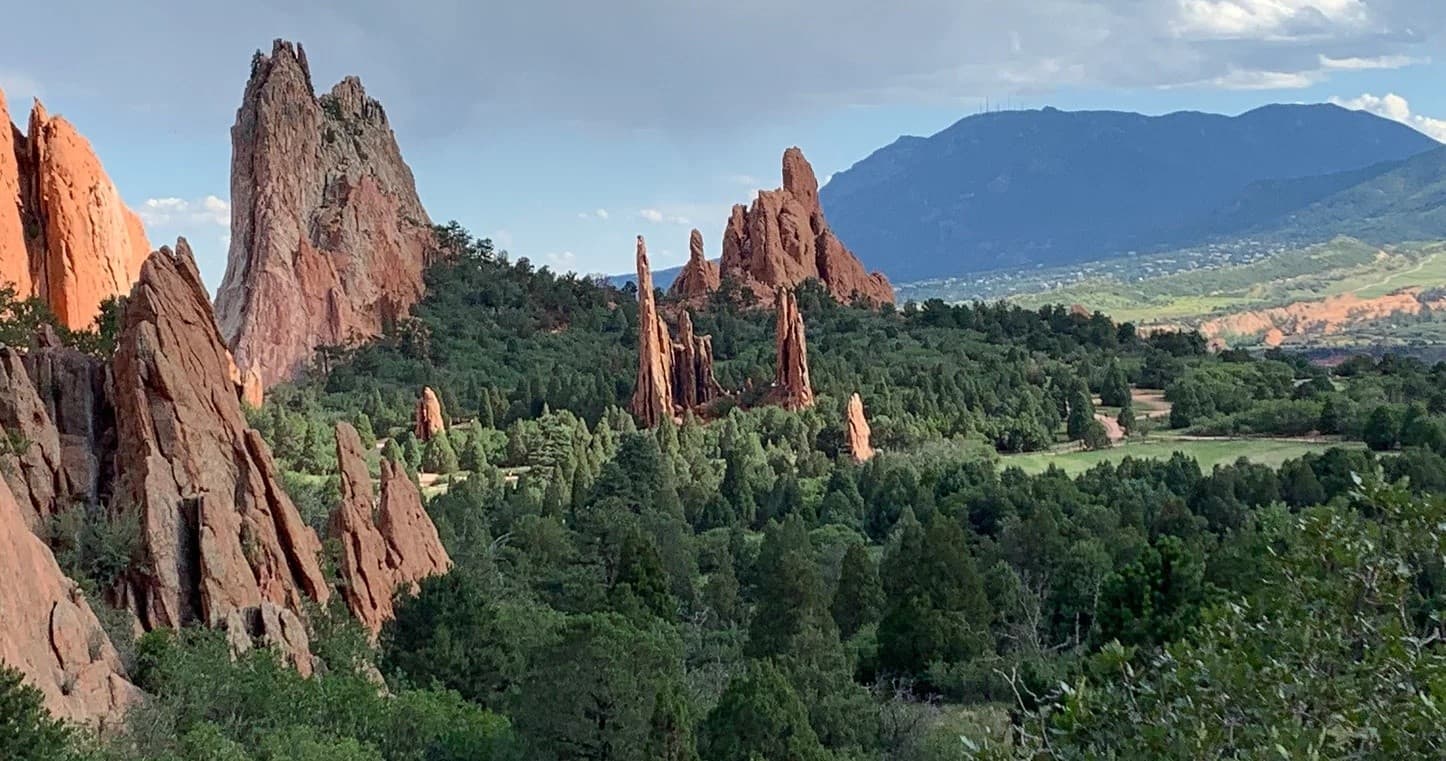 Garden of the Gods • Luxury Jeep Tour
