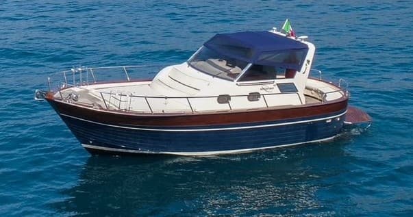 Aprea Mare 38 • Departure from Sorrento