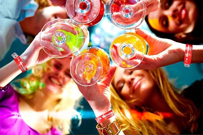Red Package – Pub Crawl Barcelona