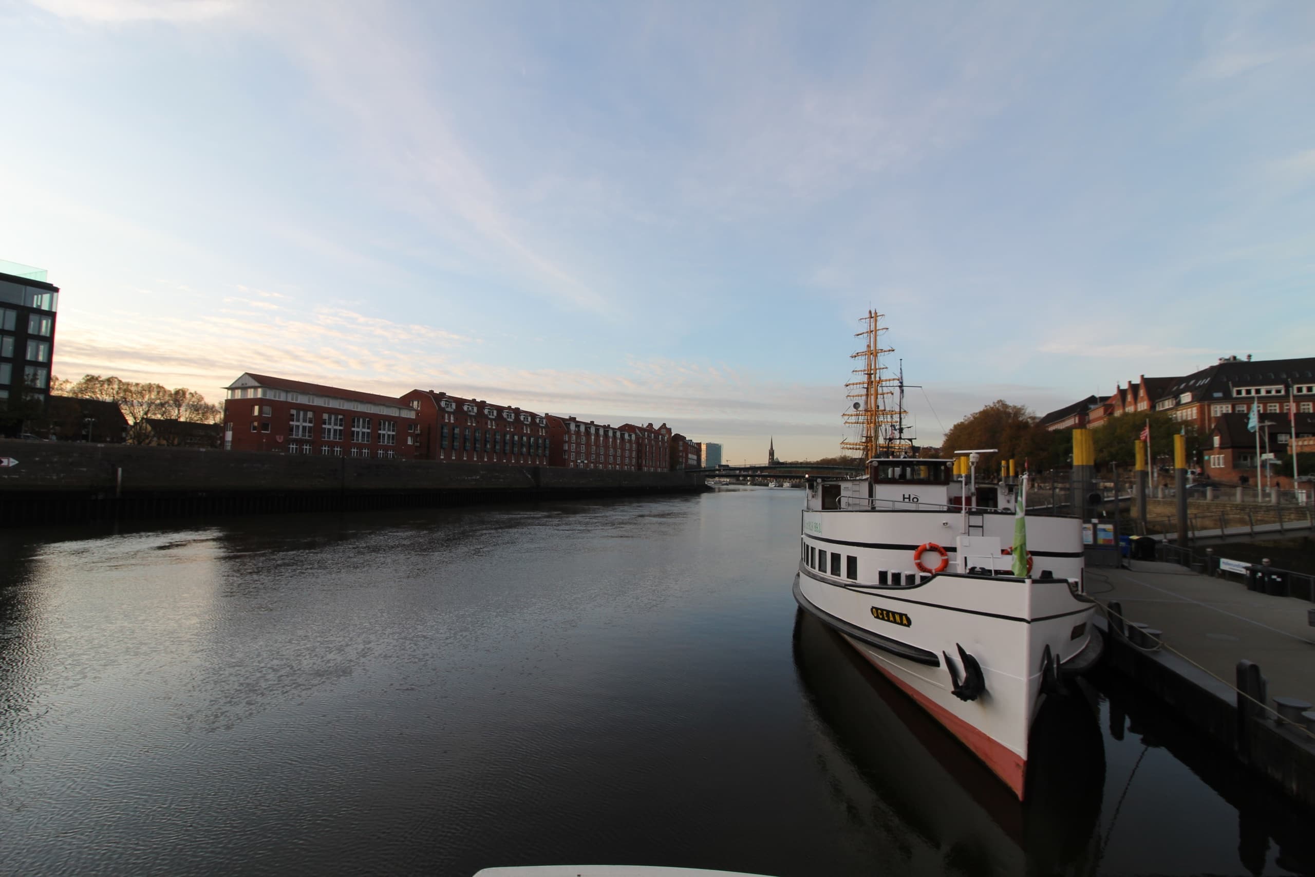 Hin- und Rückfahrt: Pier2 → Lankenauer Höft