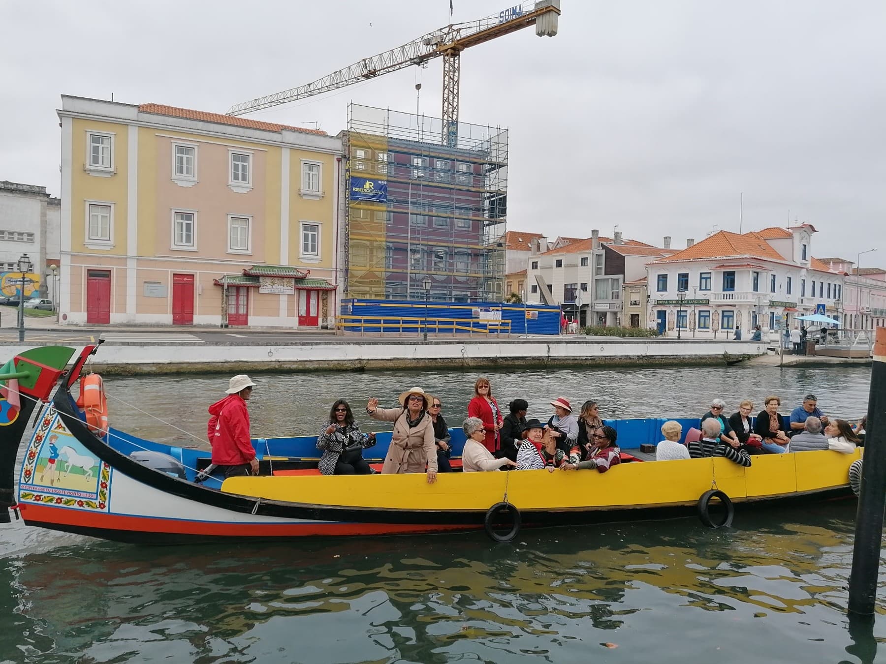 From Lisbon: Private Tour to Aveiro and Ilhavo with Drop-off in Porto