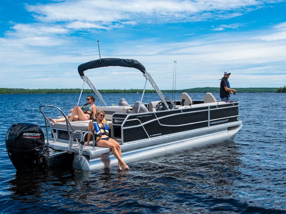 Pontoon Rental 21 APEX 11 Passengers"