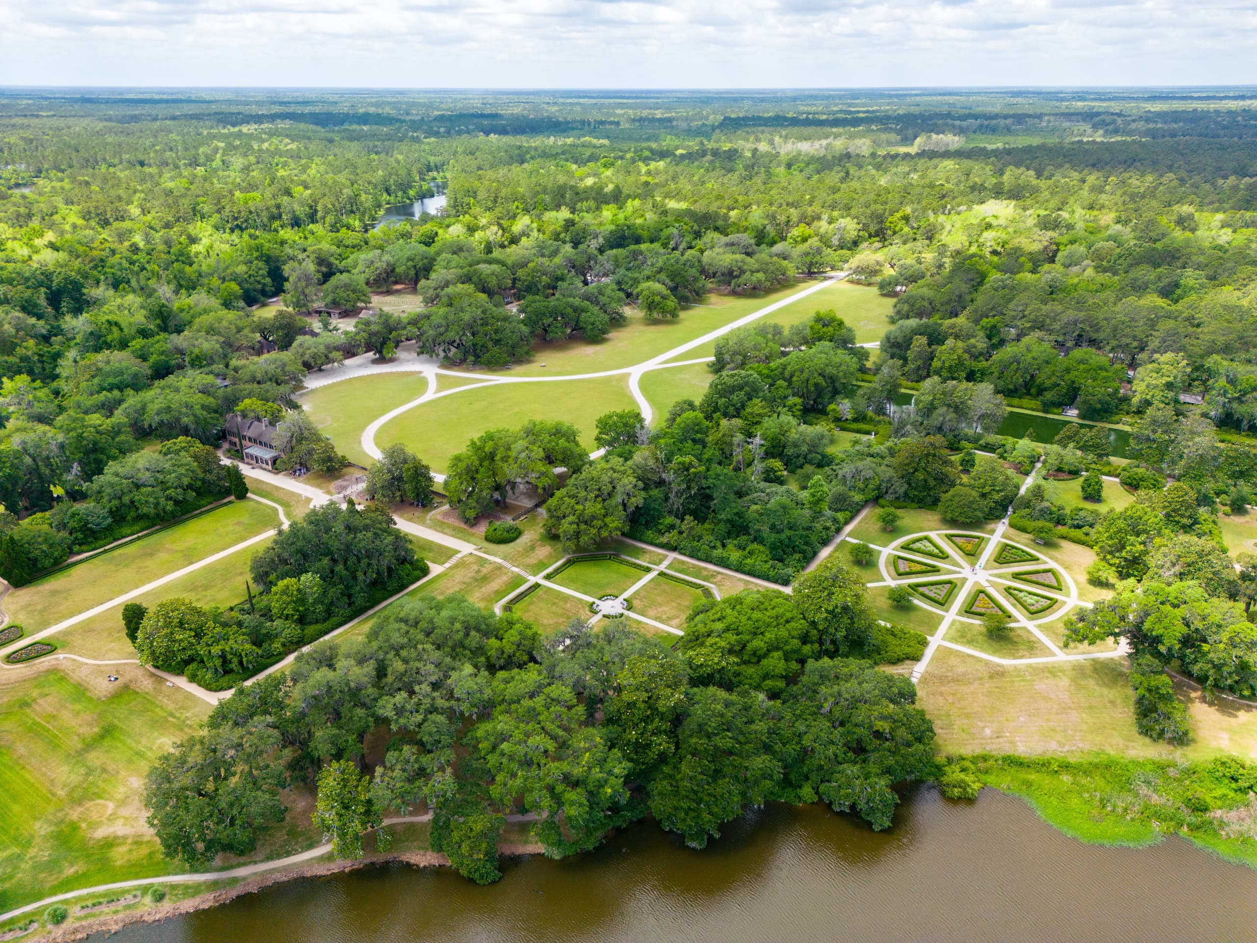 Combo: Harbor Tour & Middleton Place