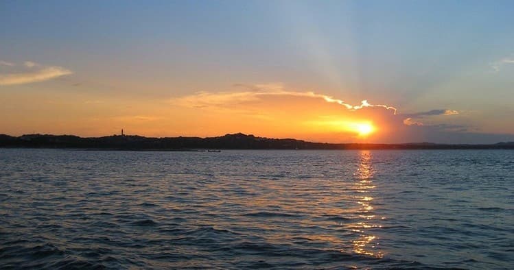 Small-Group Public BYOB Sunset Boat Tour on Lake Travis