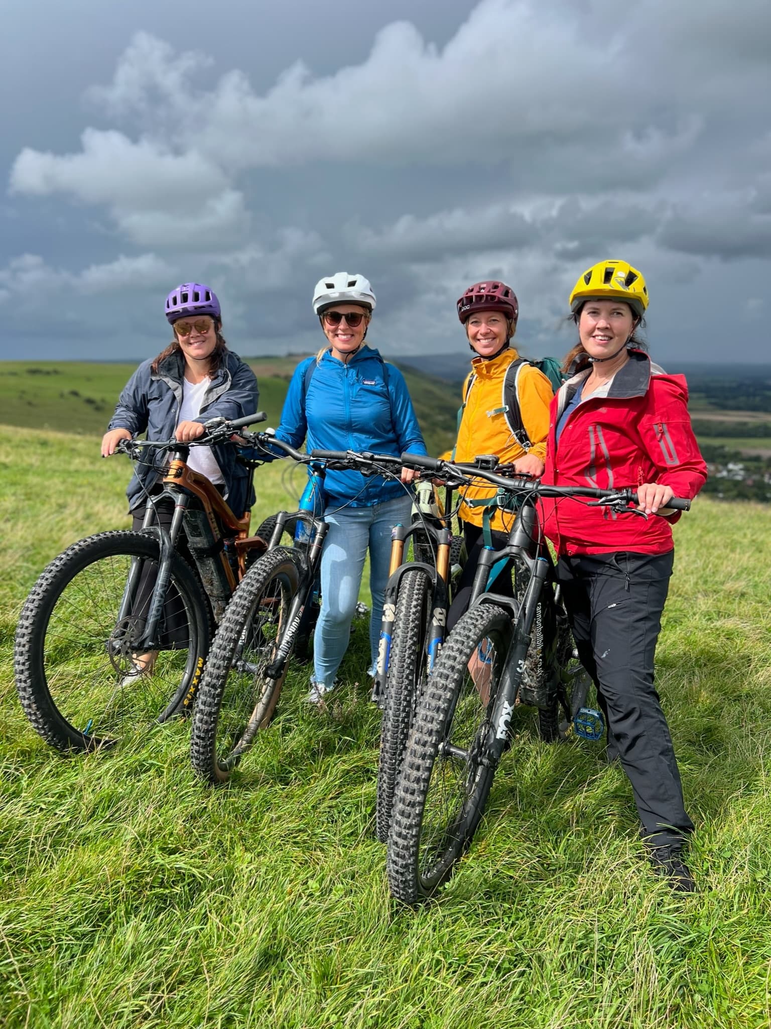 ALBOURNE ESTATE E-BIKE WINE TASTING ADVENTURE