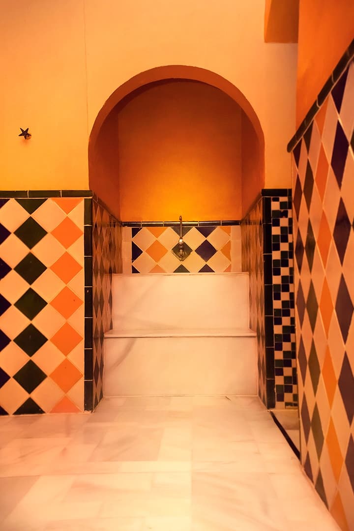 Baño Turco + Masaje con aceite en camilla 1 hora