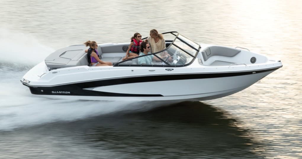 21' Glastron Sport Bowrider, 250hp
