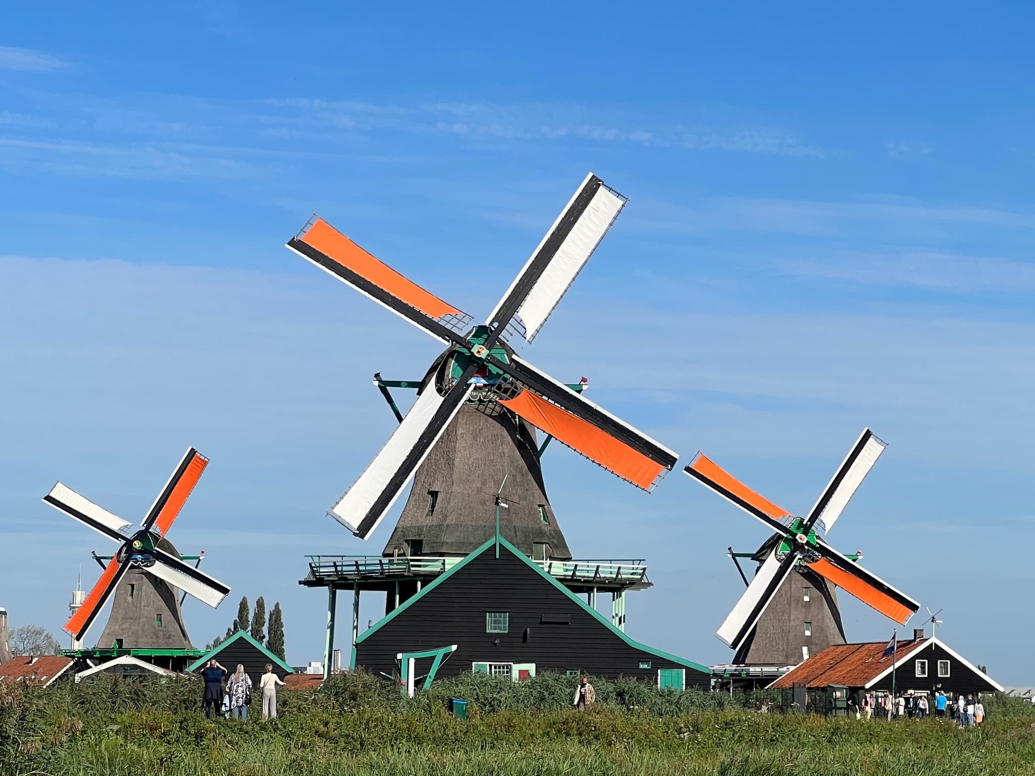 Amsterdam: Zaanse Schans & Giethoorn Guided Combo Tour