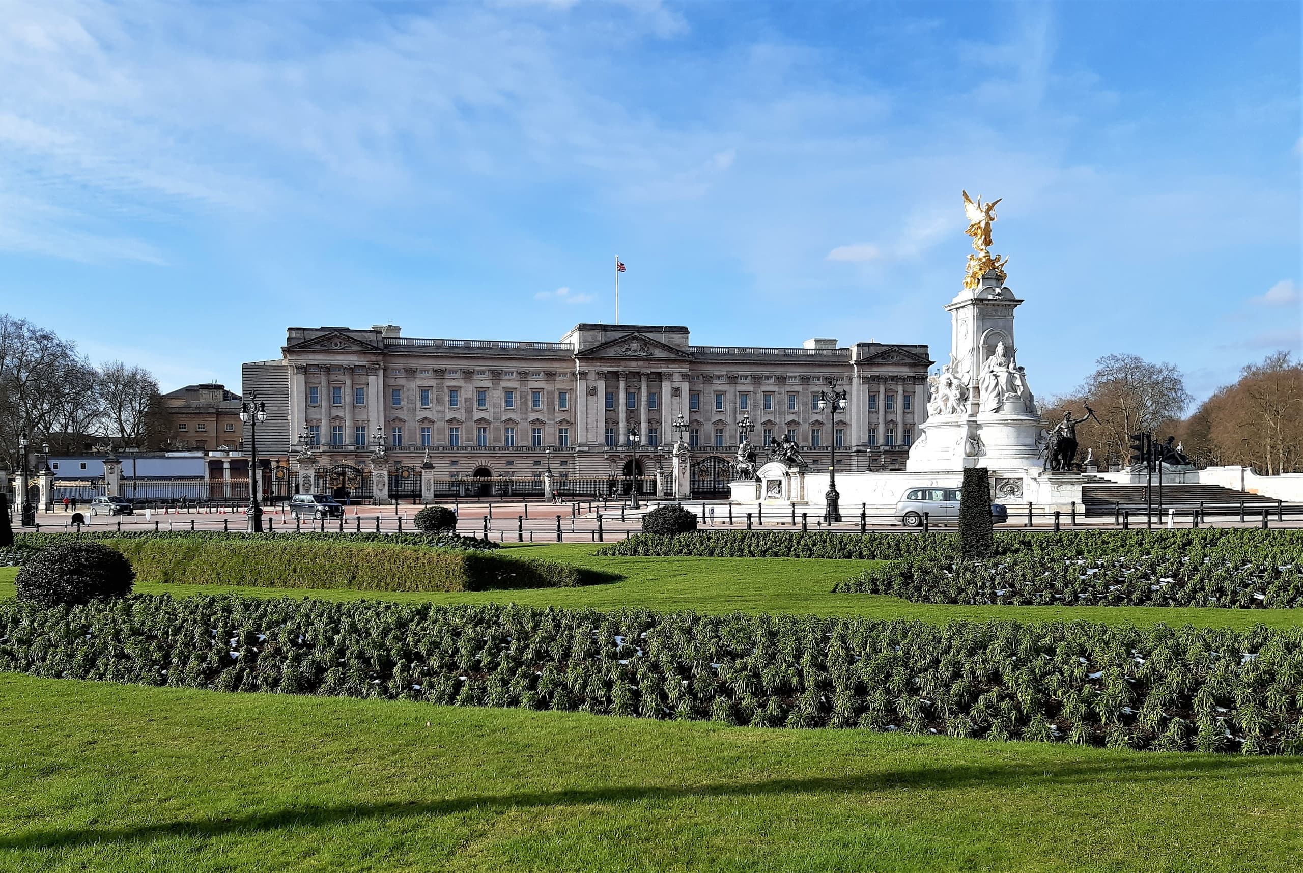London 'Power' Walk: Palaces and Parliament