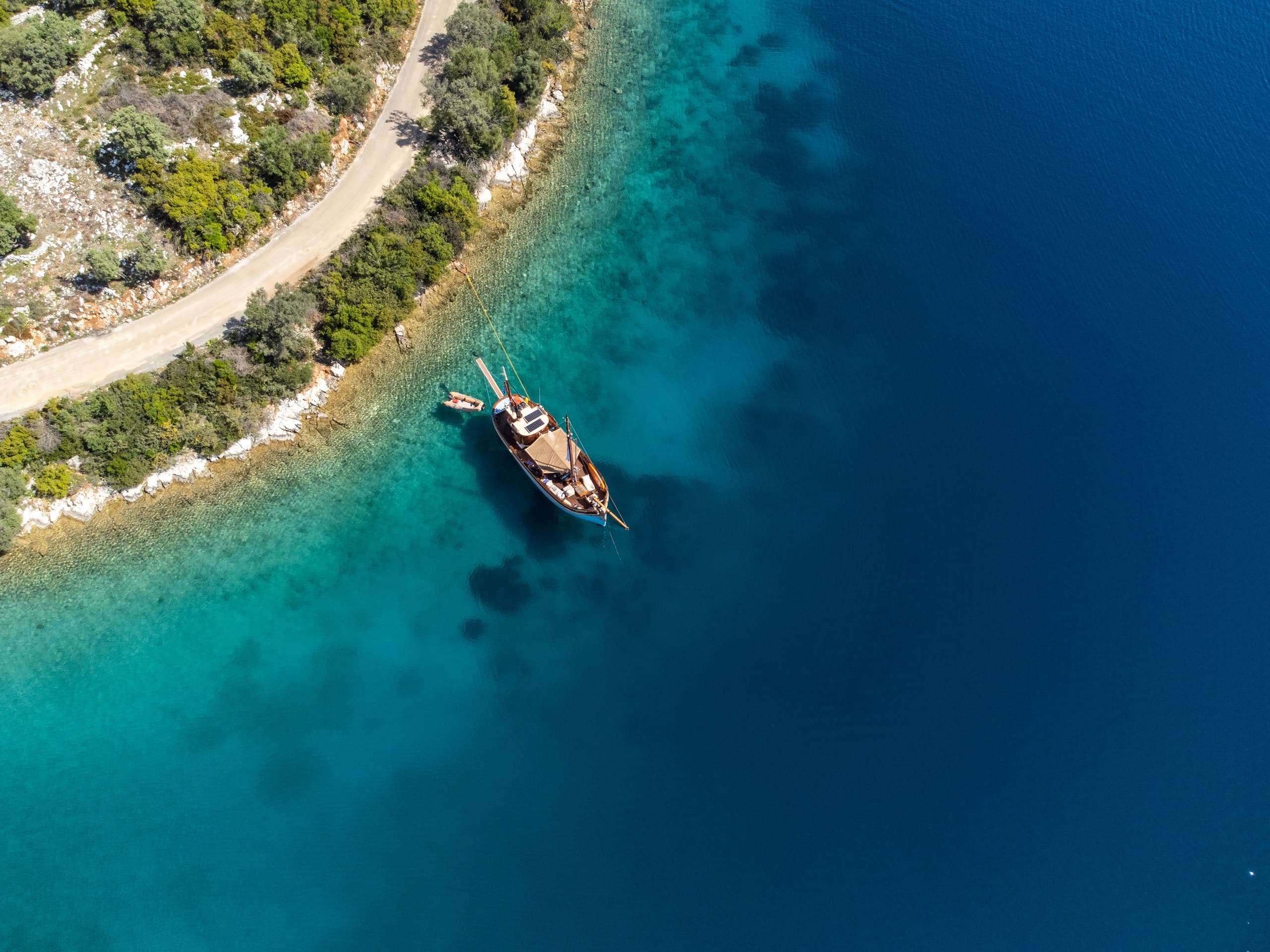 Skorpios and Meganisi islands with IONIAN SPIRIT - Half day