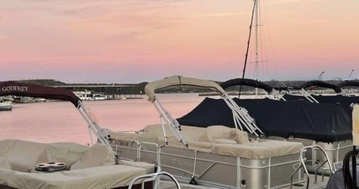 21 FT. Element Deck Boat