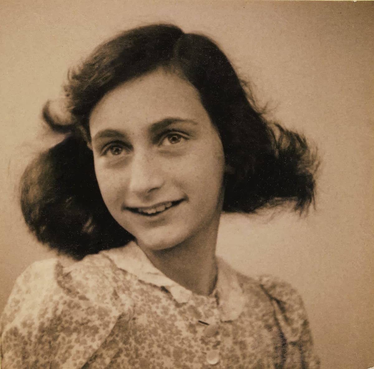 Private Anne Frank Walking Tour Including House Tickets
