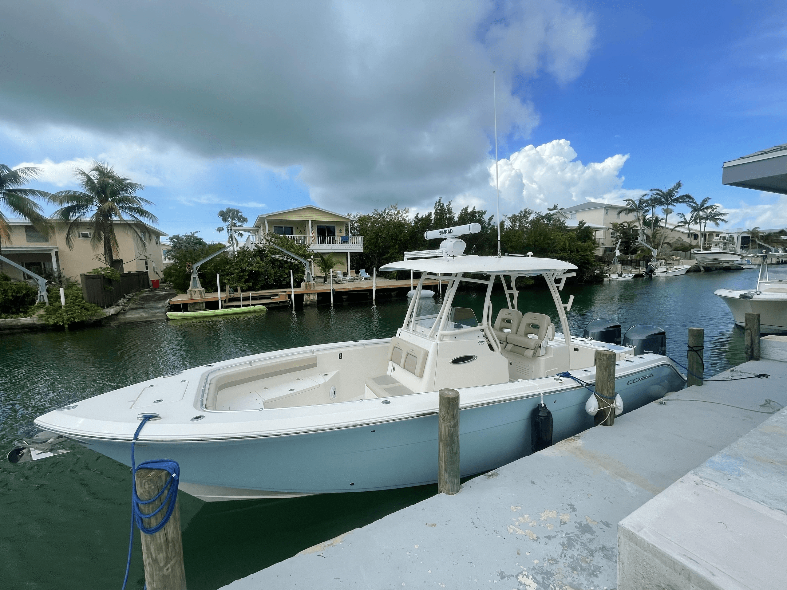 30' Cobia Center Console