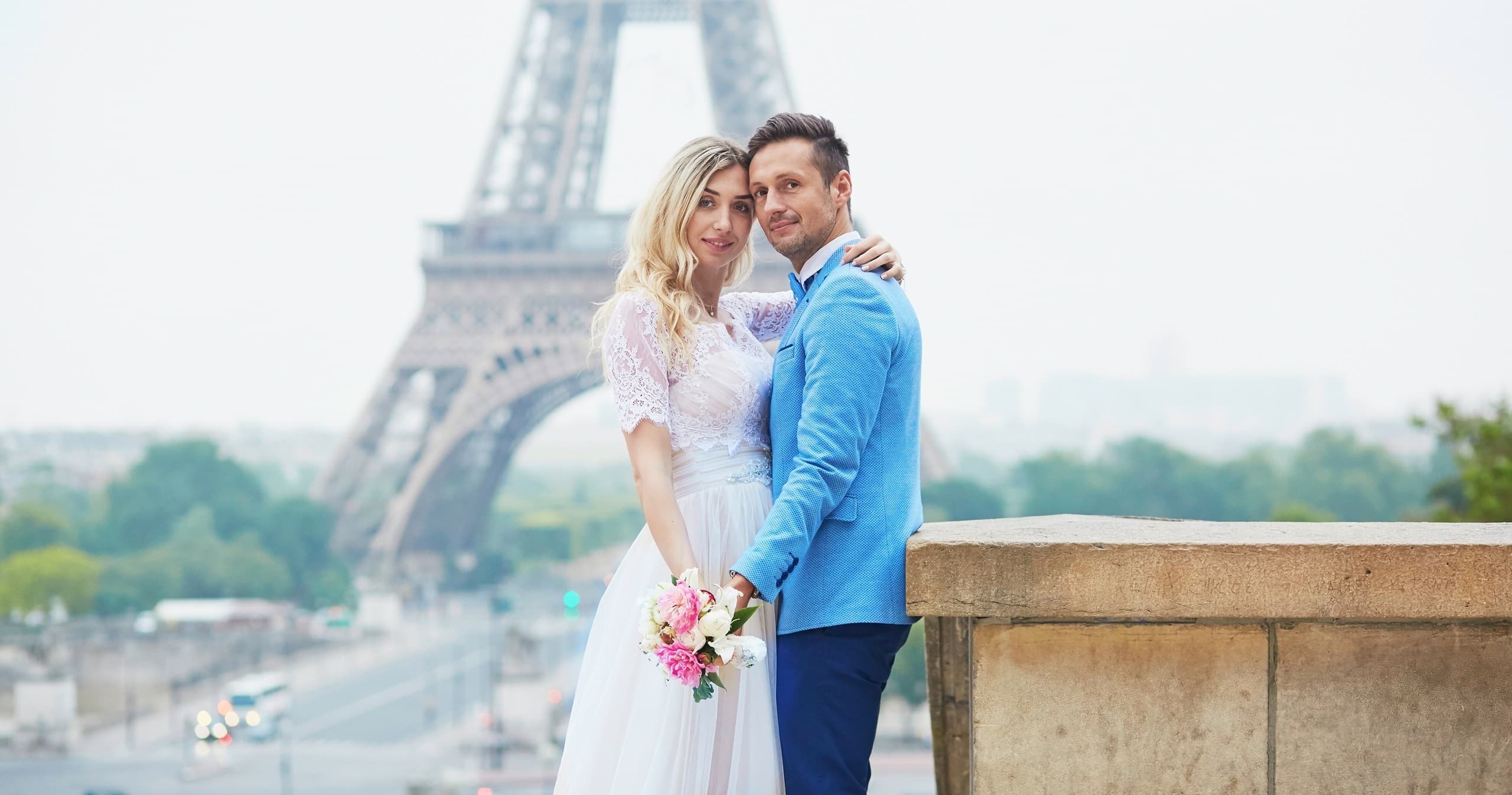Romantic Photoshoot (with flower bouquet)