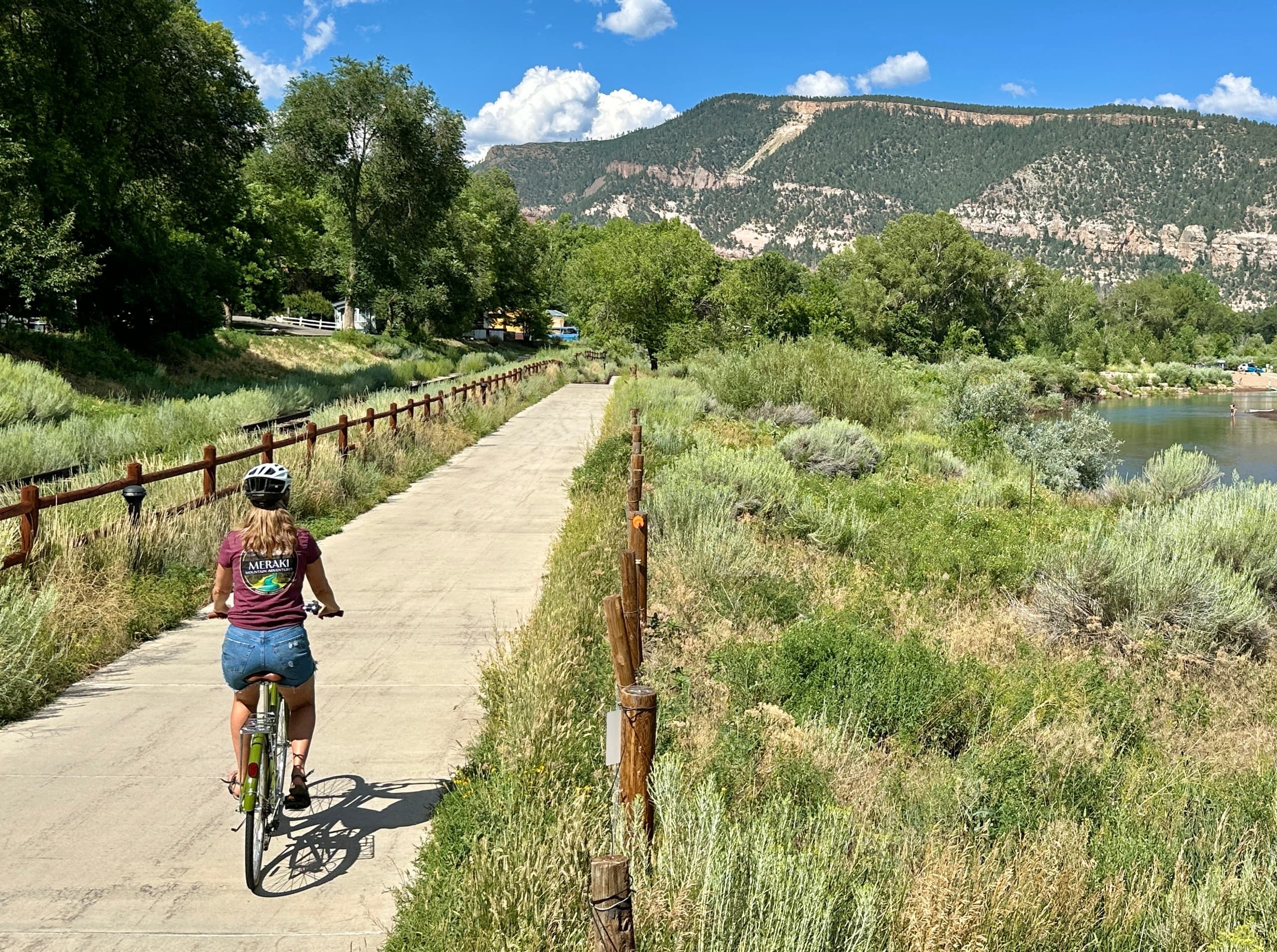 Riverside Cruisin': Private Group Tour