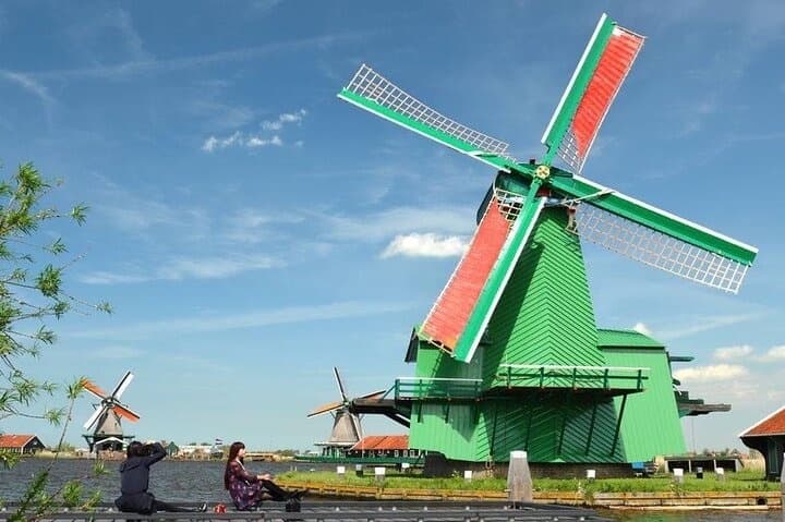 Private Tour from Amsterdam to Zaanse Schans and Giethoorn