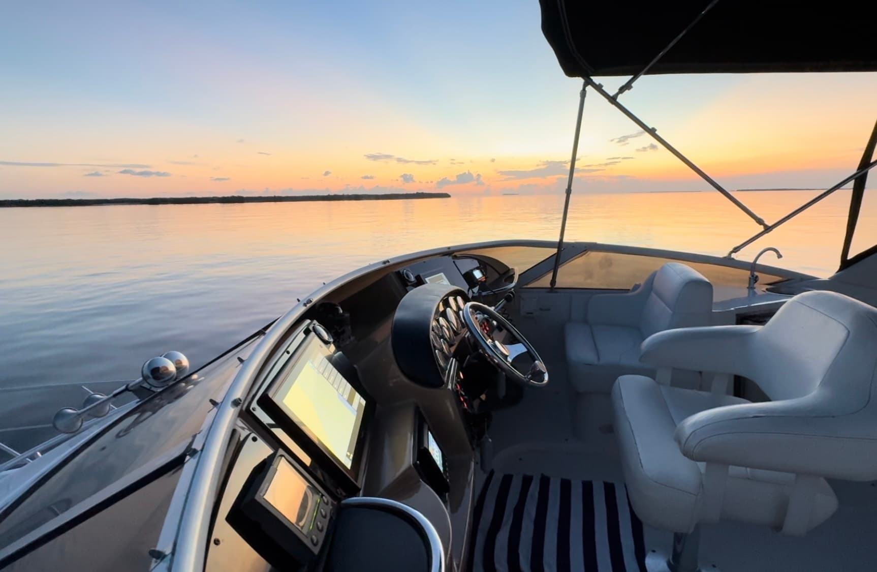Multi-Porpoise Yacht Day Excursions