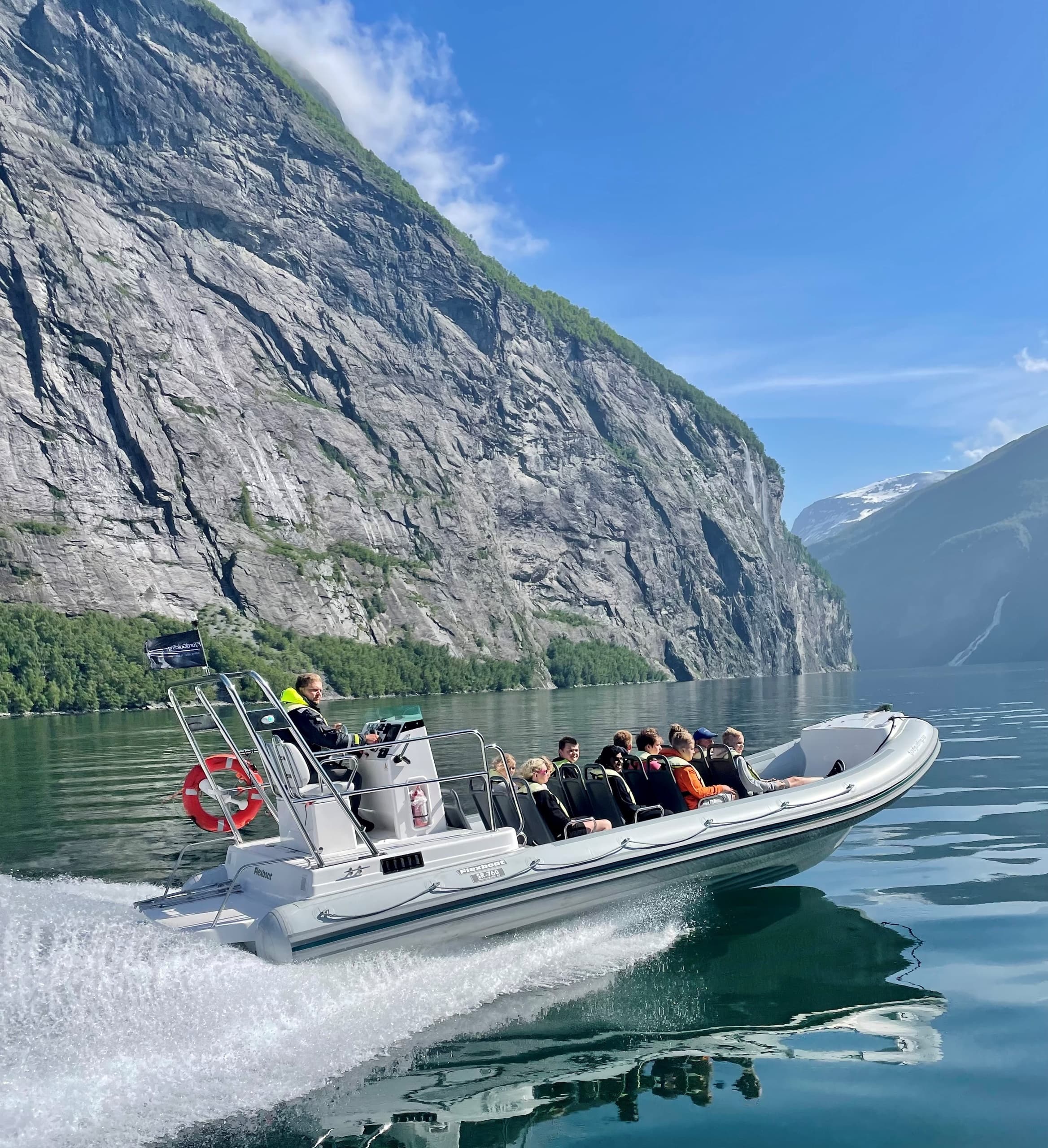 RIB Hellesylt - Fjordsafari Geirangerfjord
