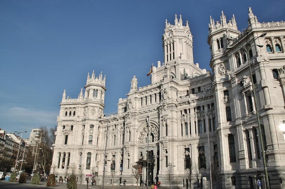 Cibeles Palace and Retiro Park: Madrid Walking Tour