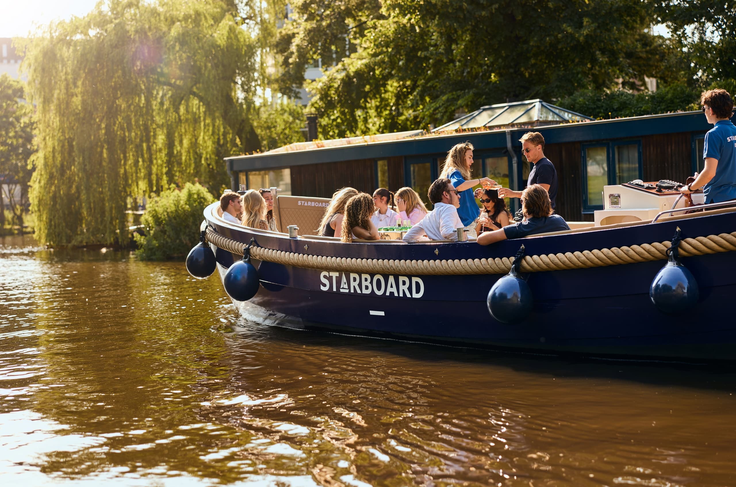 Private 1 Hour Cruise with Drinks | Starts from Red Light District