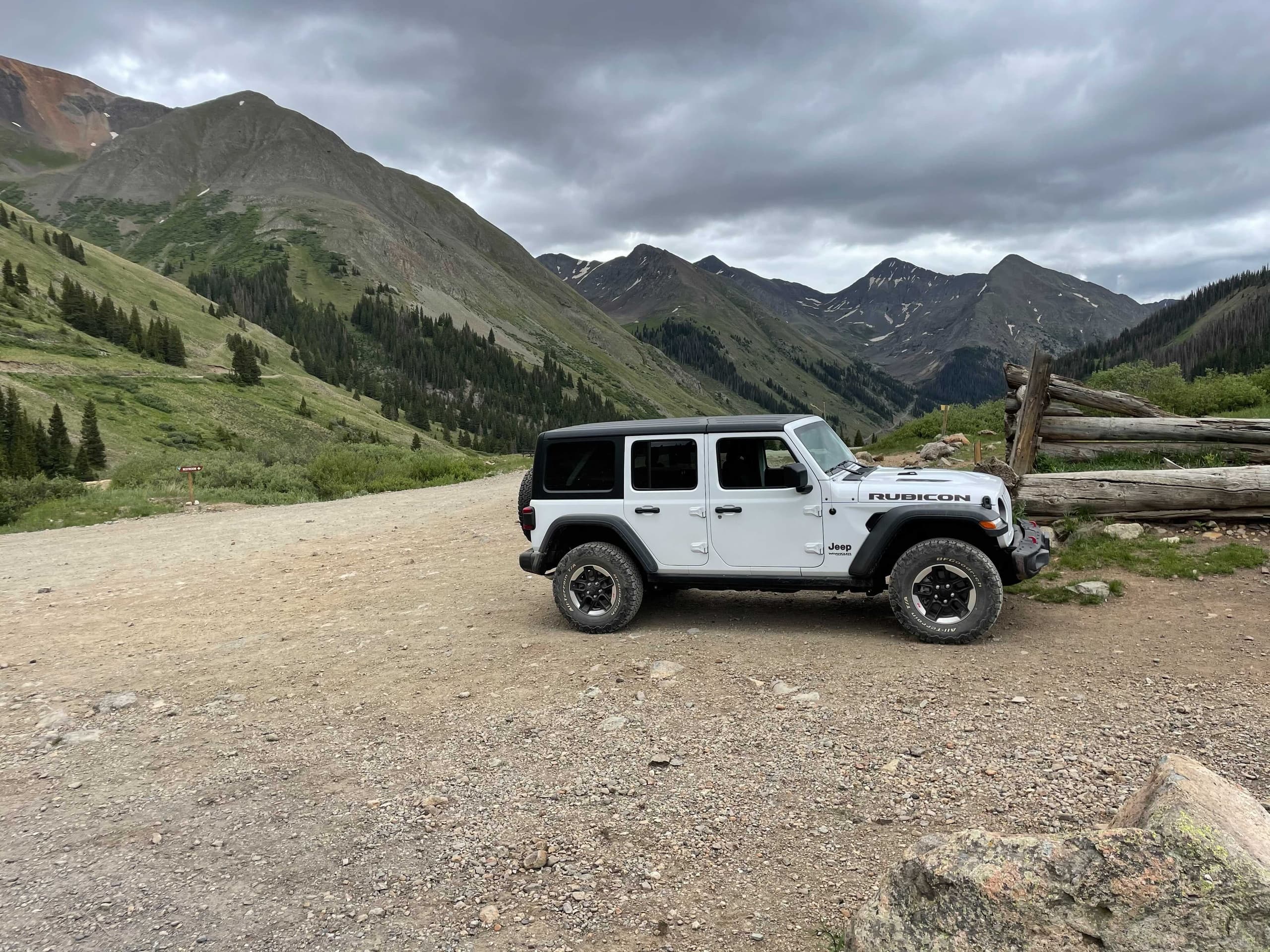 Jeep Rubicon Seats 5 (4 Door)