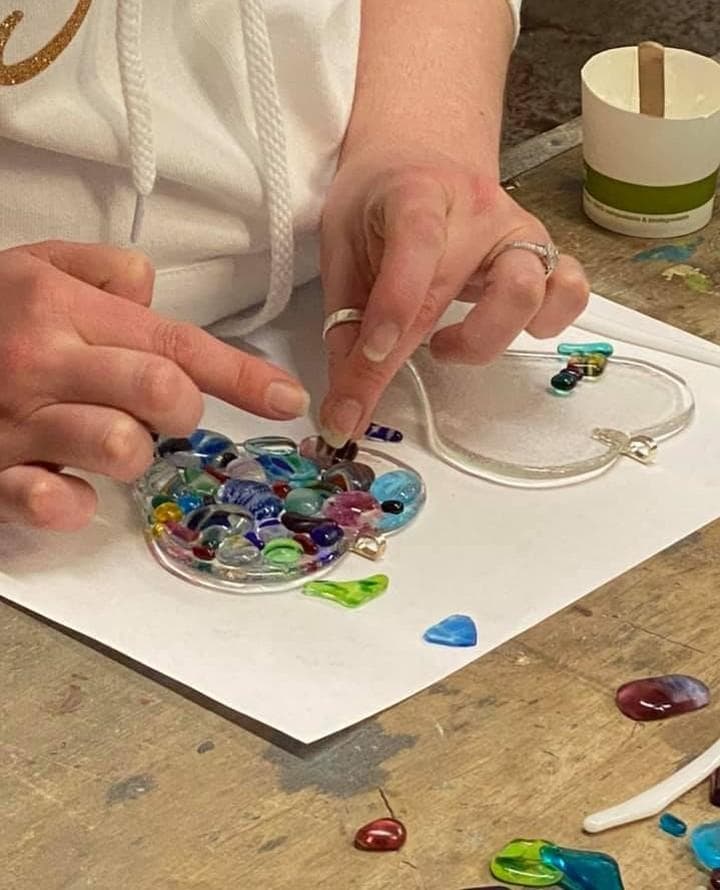 Make a mosaic heart with fizz and cake - group sessions