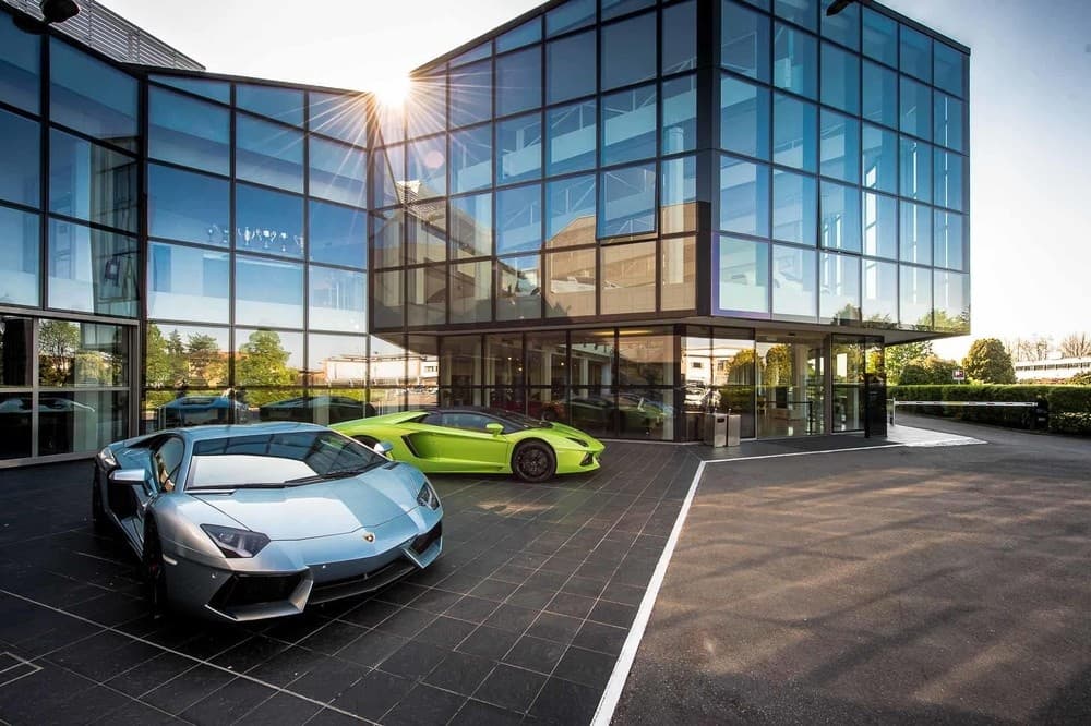 Lamborghini & Ferrari from Milan